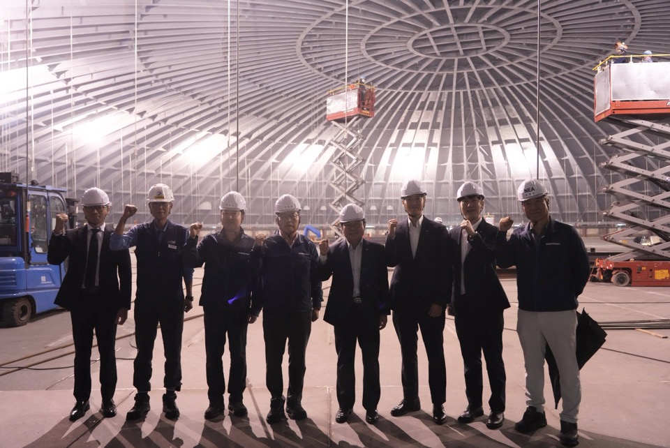 ▲LNG터미널 점검  (사진제공=한국해양진흥공사)