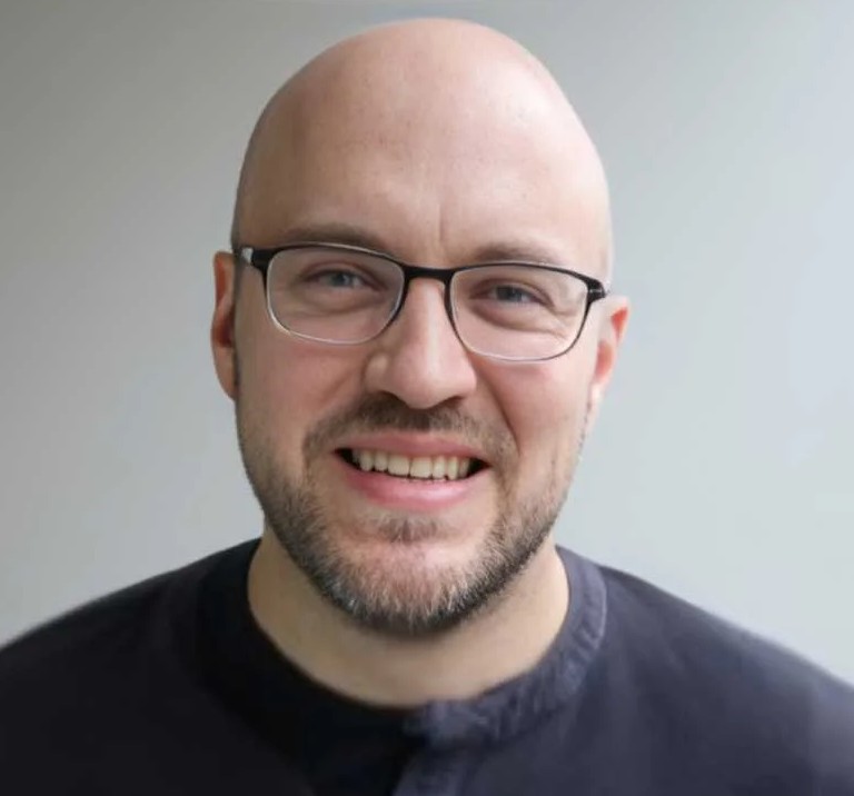 ▲로비 워커 애플 수석 이사.  (출처 워커 링크트인)