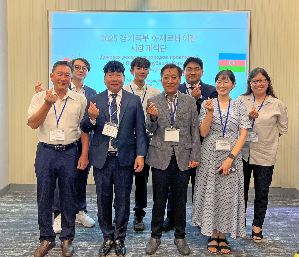 ▲경기북부 시장개척단 참가 기업 관계자들이 기념사진을 찍었다.  (경기도경제과학진흥원)