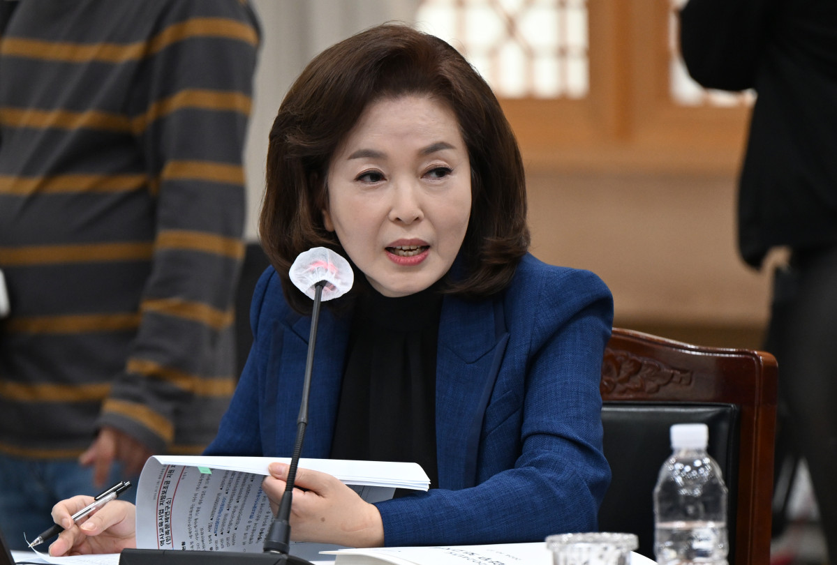 ▲김민전 국민의힘 의원이 17일 광주 서구 광주시교육청에서 열린 교육위원회 국정감사에서 이정선 광주시교육감에게 질의하고 있다. 2024.10.17.  (뉴시스)