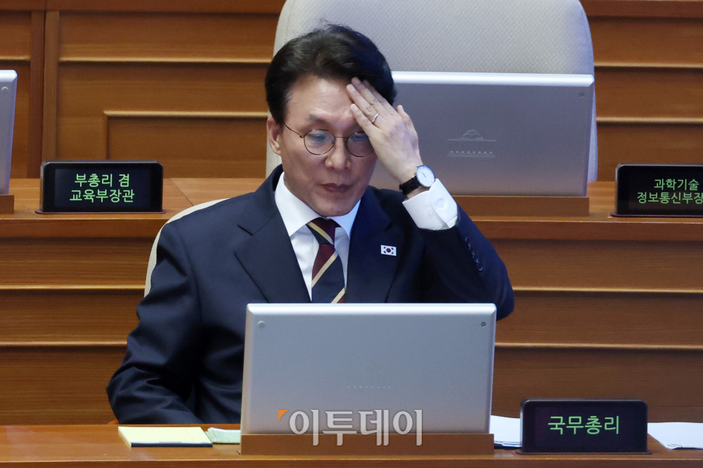 ▲김민석 국무총리가 15일 서울 여의도 국회 본회의에서 열린 정치 분야 대정부질문에 참석하고 있다. 고이란 기자 photoeran@