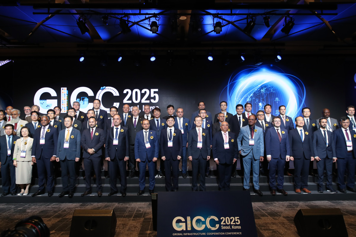 ▲‘글로벌 인프라 협력 콘퍼런스(GICC) 2025’ 행사 기념사진. (사진제공=국토교통부)