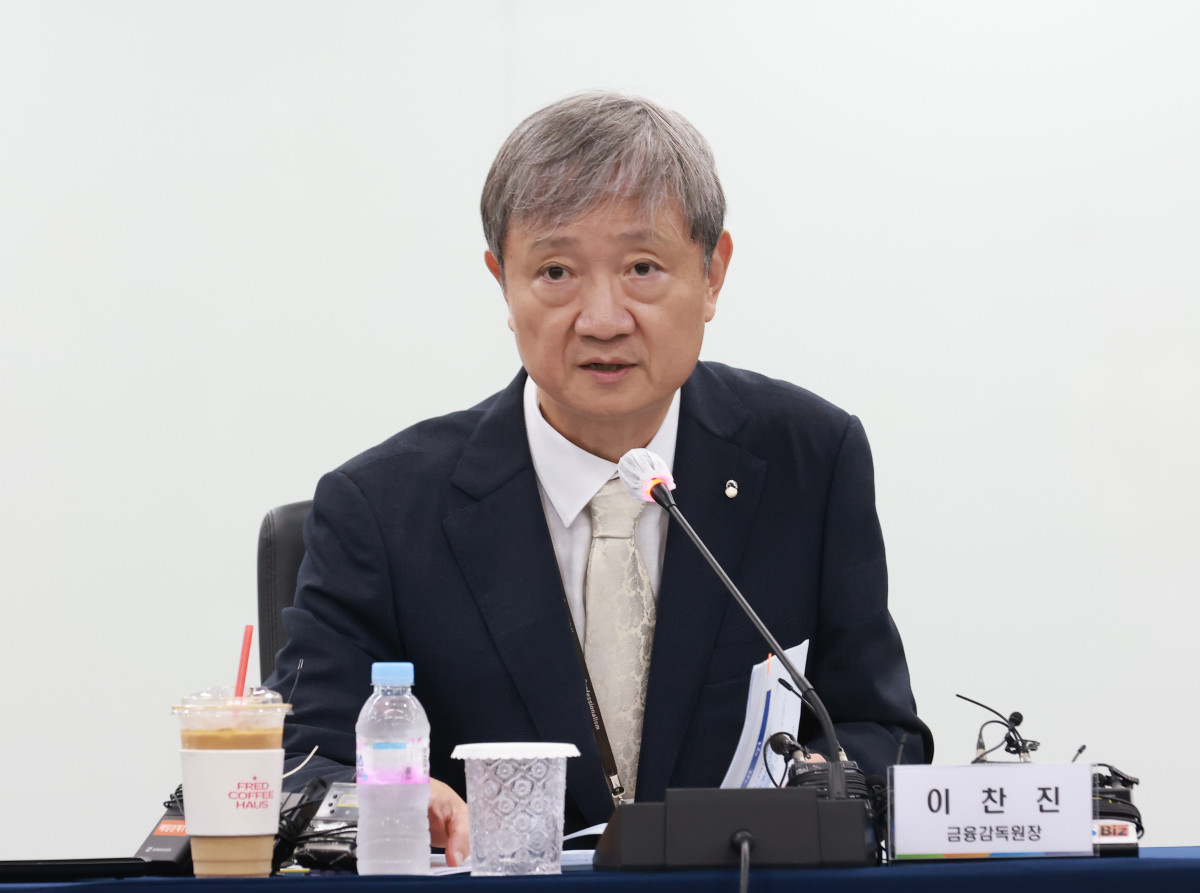 ▲이찬진 금융감독원장이 16일 오후 서울 중구 여신금융협회에서 카드사·캐피털사 등 여신전문금융회사 최고경영자(CEO)들과 비공개 간담회를 가졌다. (사진제공=금융감독원)
