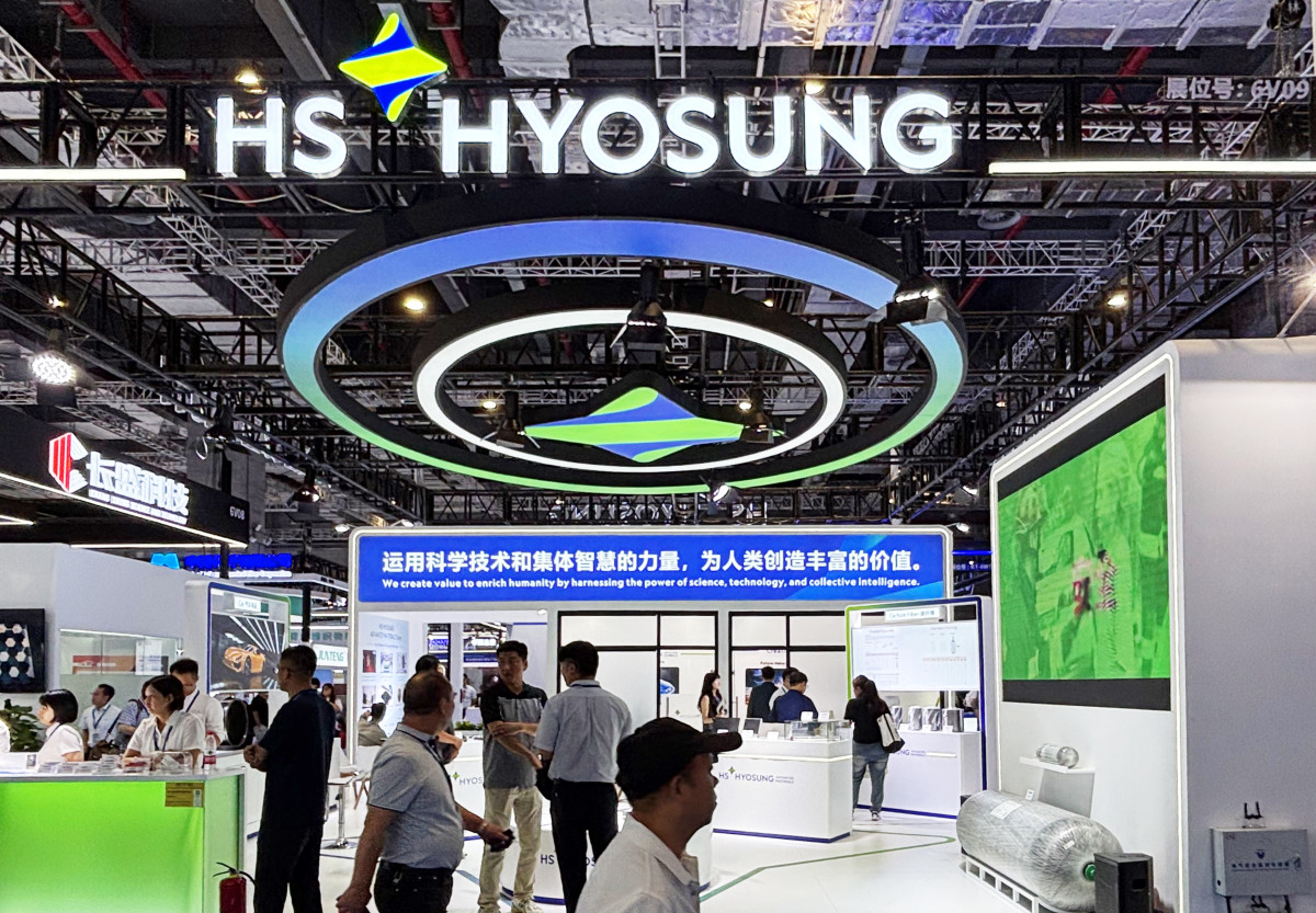 ▲중국 상하이에서 진행되고 있는 'CCE 2025'에 참가한 HS효성첨단소재 부스 전경. (사진= HS효성첨단소재)