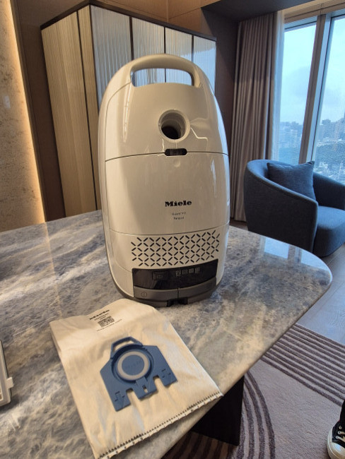 ▲밀레 가드 신제품과 먼지봉투 (박민웅 기자 pmw7001@)