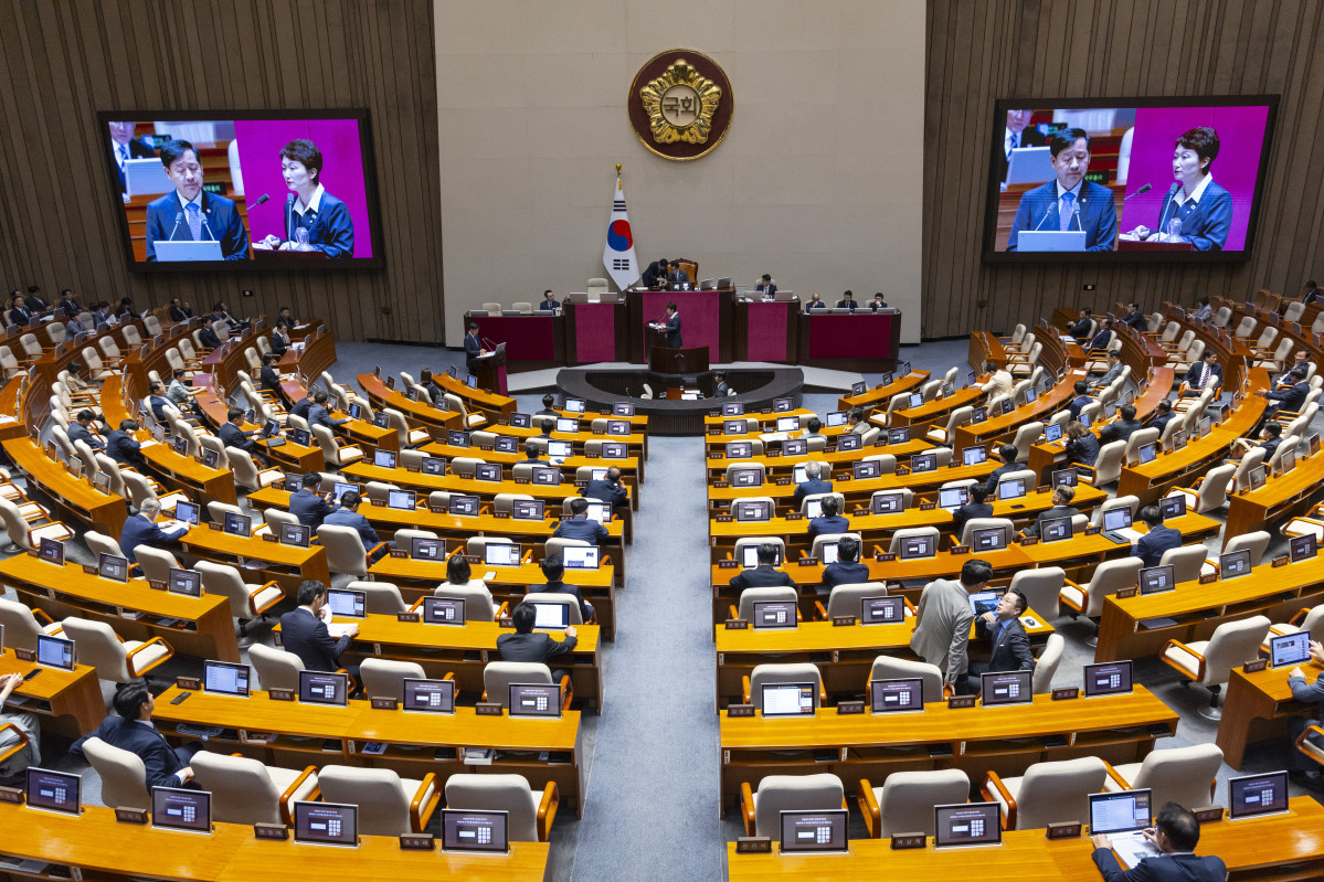 ▲이언주 더불어민주당 의원이 17일 국회 본회의에서 열린 경제에 관한 대정부 질문에서 구윤철 부총리 겸 기획재정부 장관에게 질문하고 있다. (연합뉴스)