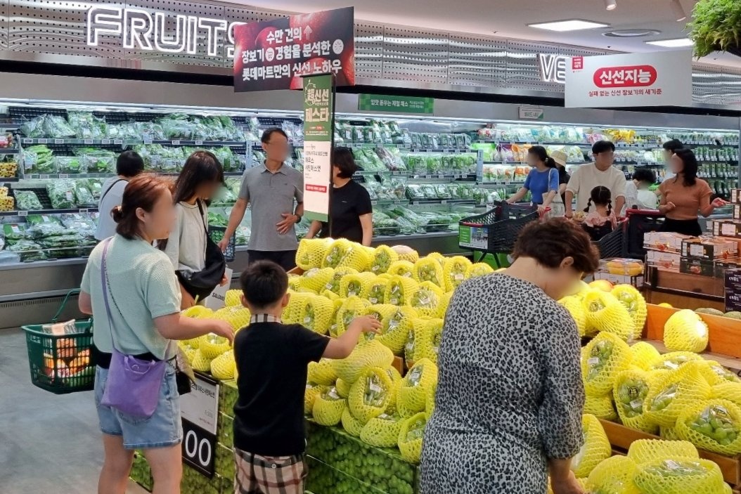 ▲서울특별시 송파구에 위치한 롯데마트 제타플렉스 잠실점 과일 매대 전경 (사진제공=롯데마트)
