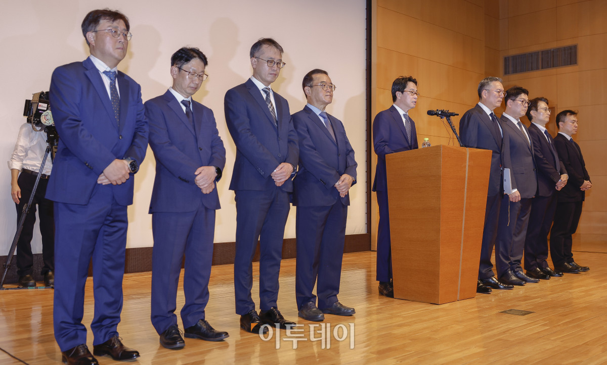 ▲조좌진 롯데카드 대표이사가 18일 서울 중구 부영태평빌딩에서 사이버 침해 사고에 대한 사과를 하고 있다. 조현호 기자 hyunho@