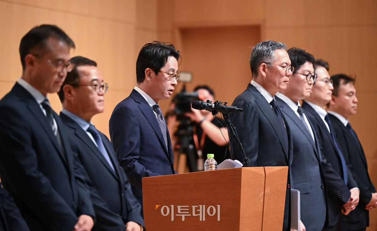 ▲조좌진 롯데카드 대표이사가 18일 서울 중구 부영태평빌딩에서 사이버 침해 사고에 대한 대고객 사과를 하고 있다. 조현호 기자 hyunho@