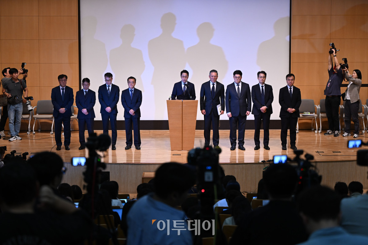 ▲조좌진 롯데카드 대표이사가 18일 서울 중구 부영태평빌딩에서 사이버 침해 사고에 대한 대고객 사과를 하고 있다. 조현호 기자 hyunho@