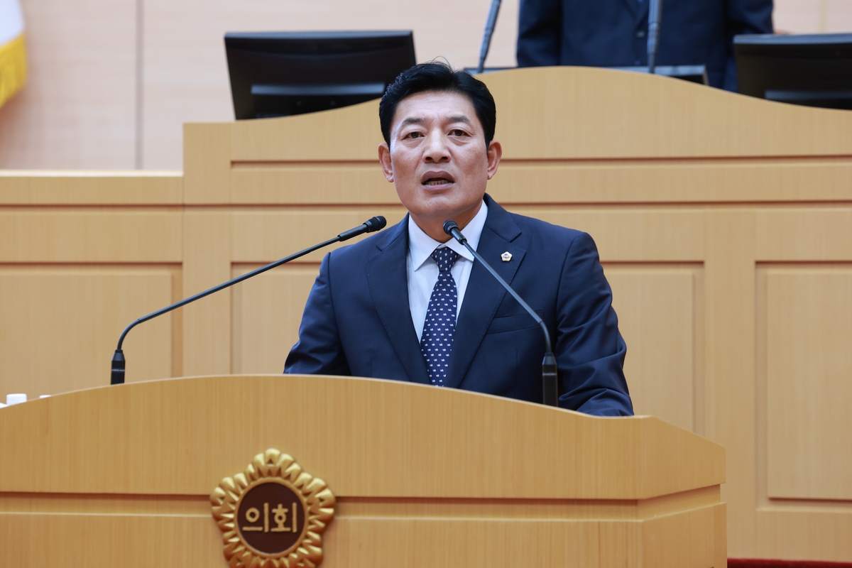 ▲도정질의하는 정철 전남도의회 의원. (사진제공=전남도의회)