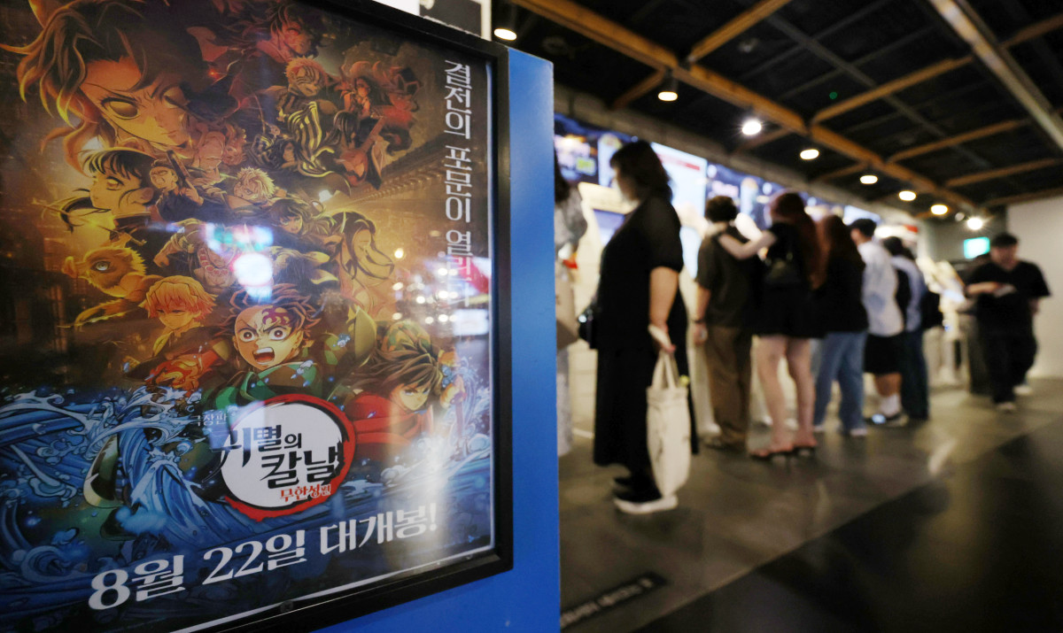 ▲서울 시내의 한 영화관에 시민들이 몰려 있다. (뉴시스)