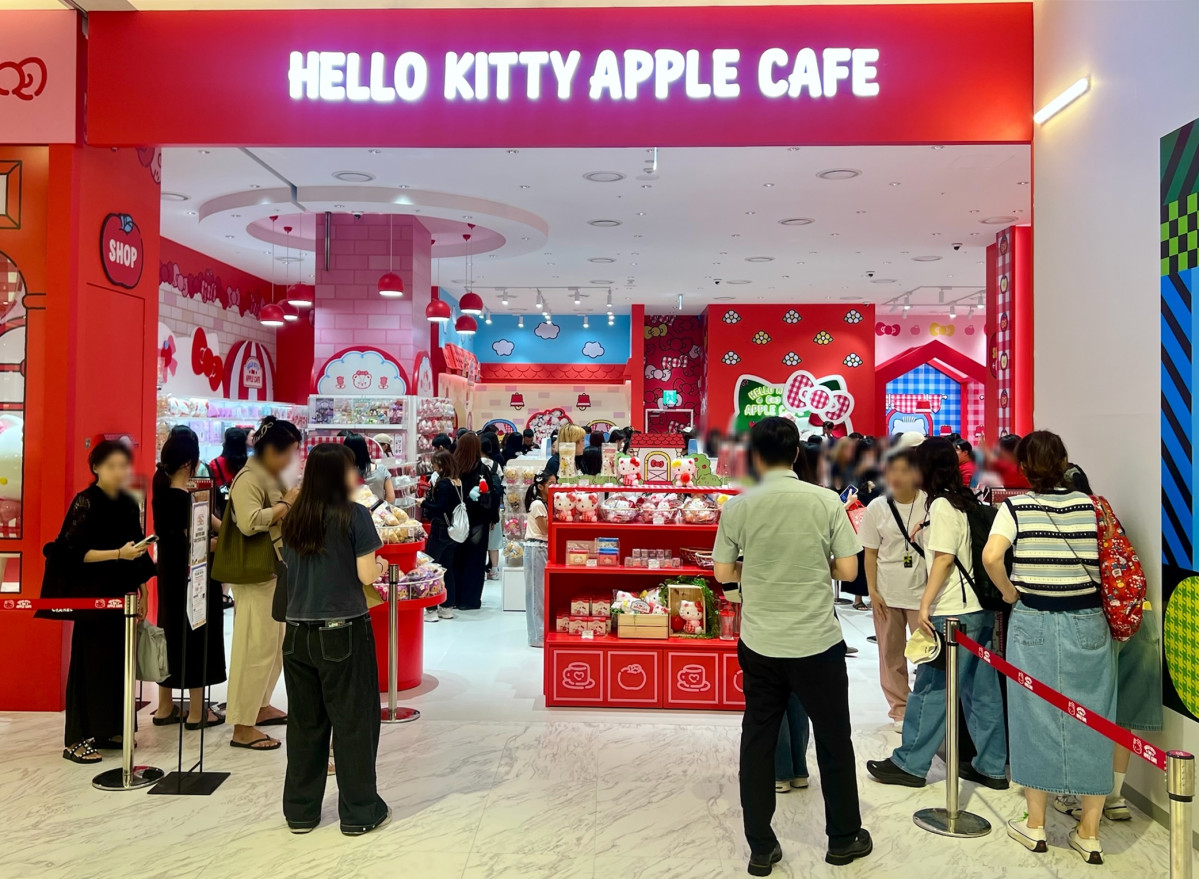 ▲부산 지역 최초로 선보이는 헬로키티 애플카페. (사진제공=신세계)