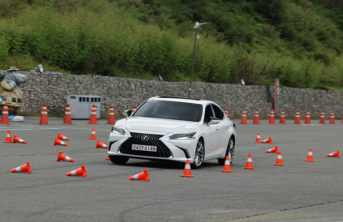 ▲토요타 가주 레이싱 모터스포츠 클래스 레인체인지 수업. (사진=한국토요타자동차)