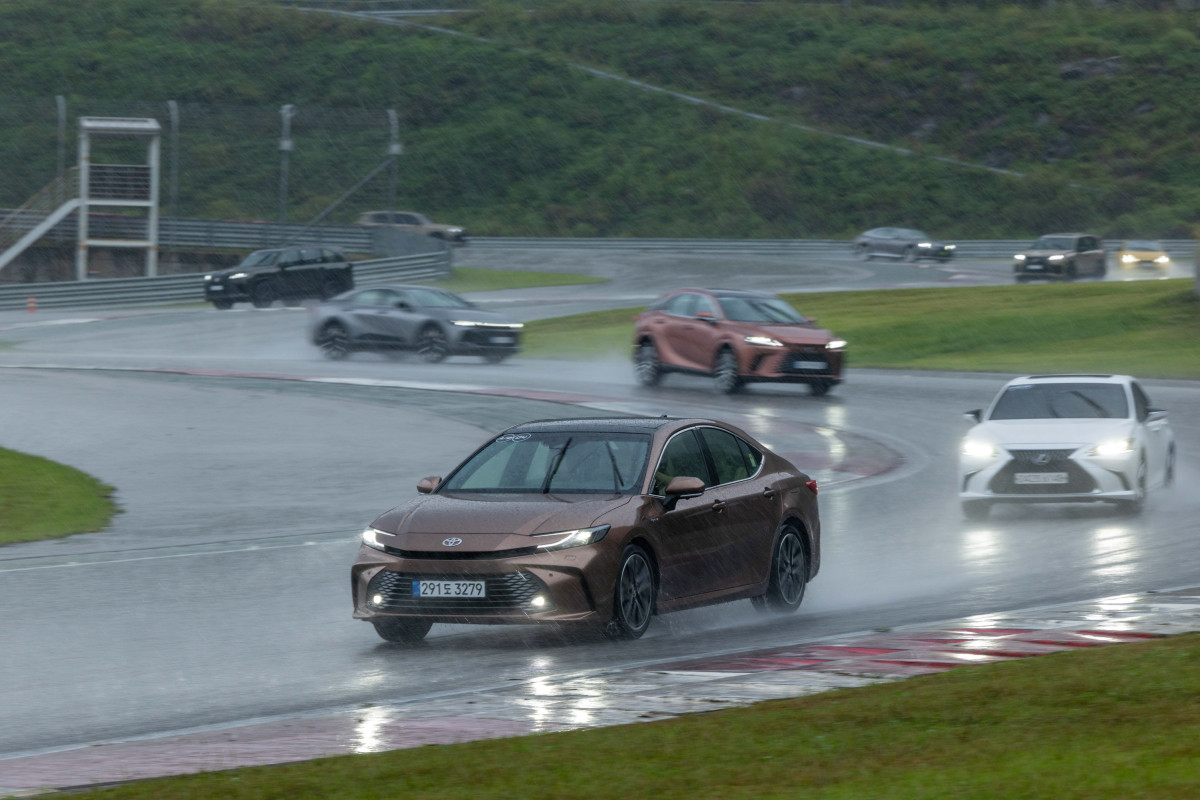 ▲토요타 가주 레이싱 모터스포츠 클래스 트랙 주행 모습. (사진=한국토요타자동차)