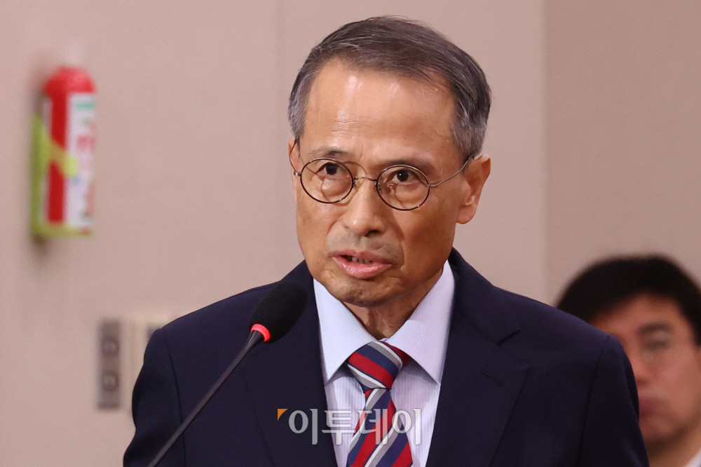 ▲22일 서울 여의도 국회 법제사법위원회에서 열린 검찰개혁 입법청문회에서 김규현 전 국정원장이 의원 질의에 답하고 있다. 고이란 기자 photoeran@