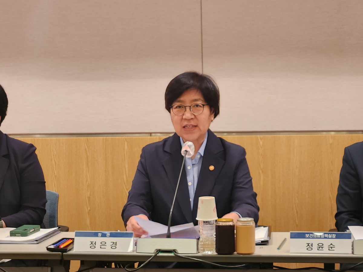 ▲정은경 보건복지부 장관이 22일 서울 영등포구 FKI타워 컨퍼런스센터에서 진행된 취임 후 첫 기자간담회에서 발언하고 있다. (김지영 인구정책전문기자 @jye)