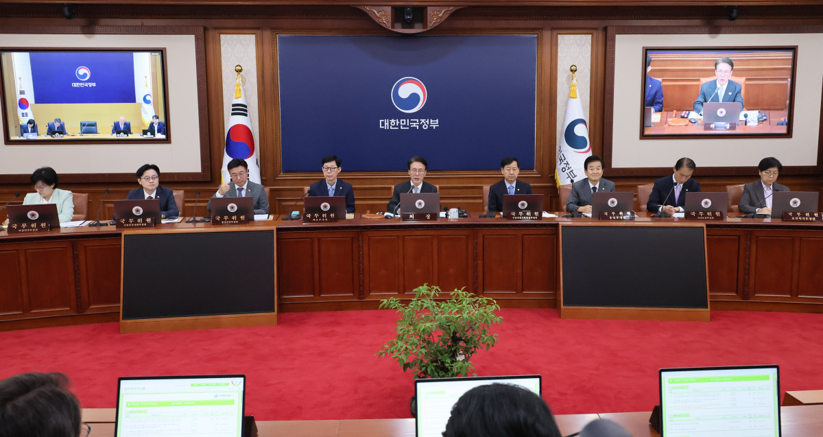 ▲김민석 국무총리가 23일 서울 종로구 정부서울청사에서 열린 국무회의에서 발언하고 있다. (연합뉴스)