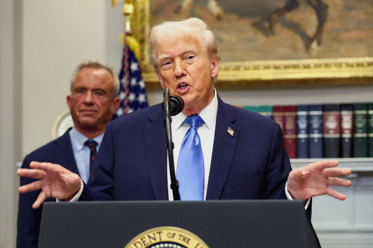 ▲도널드 트럼프 미국 대통령이 22일(현지시간) 백악관에서 타이레놀과 자폐아의 연관성에 관한 기자회견을 하고 있다.  (워싱턴D.C./로이터연합뉴스)