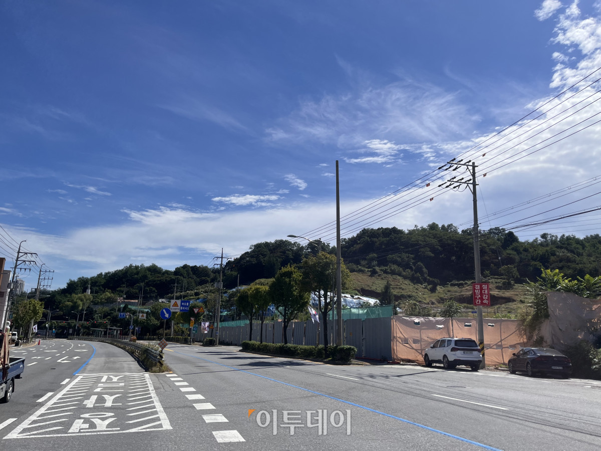 ▲23일 경기 구리 교문동의 공사가 진행 중인 '중흥S-클래스 힐더포레' 예정지. (정유정 기자 @oiljung)