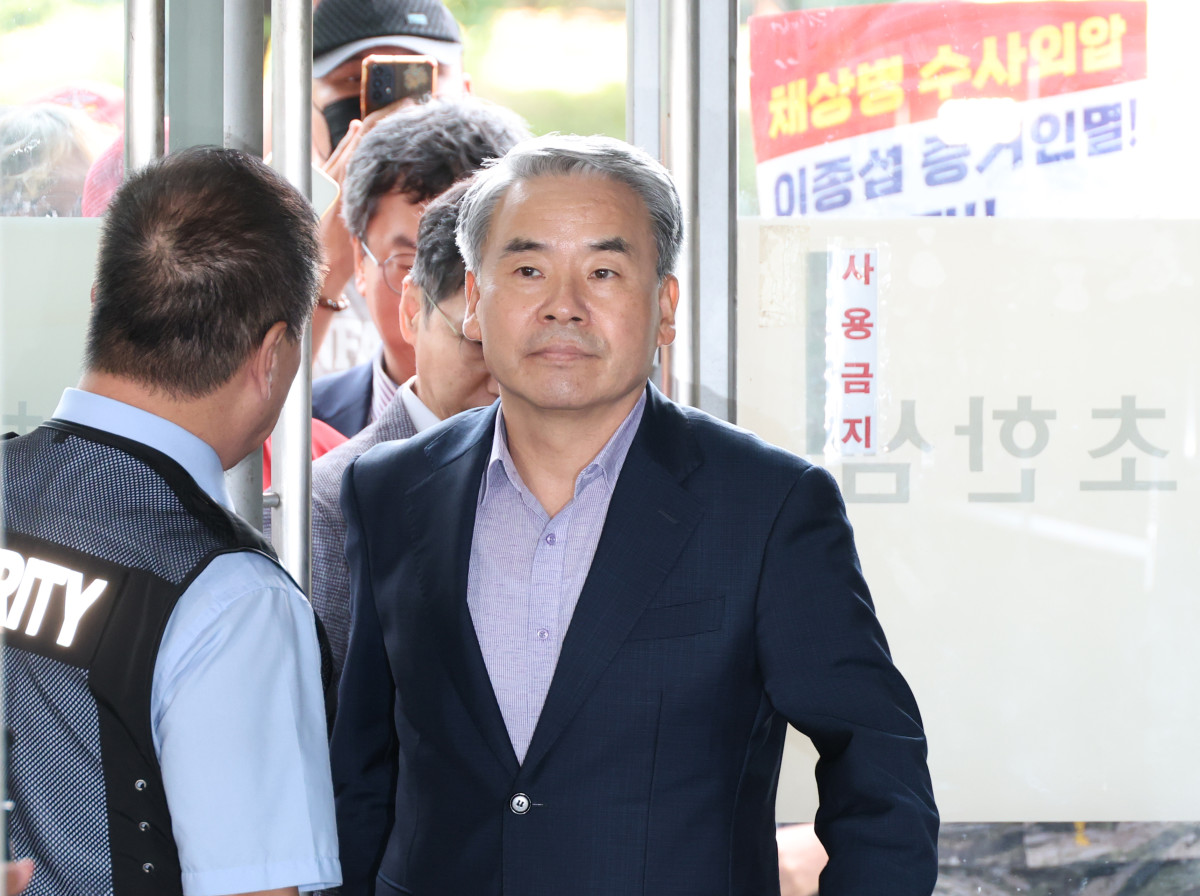 ▲이종섭 전 국방부 장관이 지난달 23일 서울 서초구 이명현 순직해병 특별검사팀 사무실에 채상병 사건 수사 외압·은폐 의혹과 관련해 첫 피의자 조사를 받기 위해 출석하고 있다. (연합뉴스)