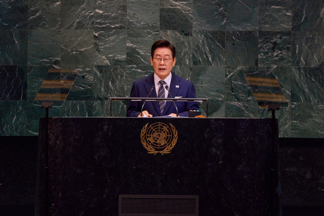 ▲이재명 대통령이 23일(현지시간) 미국 뉴욕 유엔본부 총회장에서 기조연설을 하고 있다. (연합뉴스)