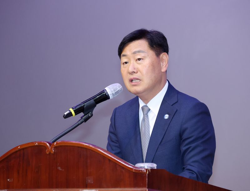 ▲김관영 전북특별자치도지사가 23일 도청에서 열린 소통의 날 행사에서 발언하고 있다. (사진제공=전북도)