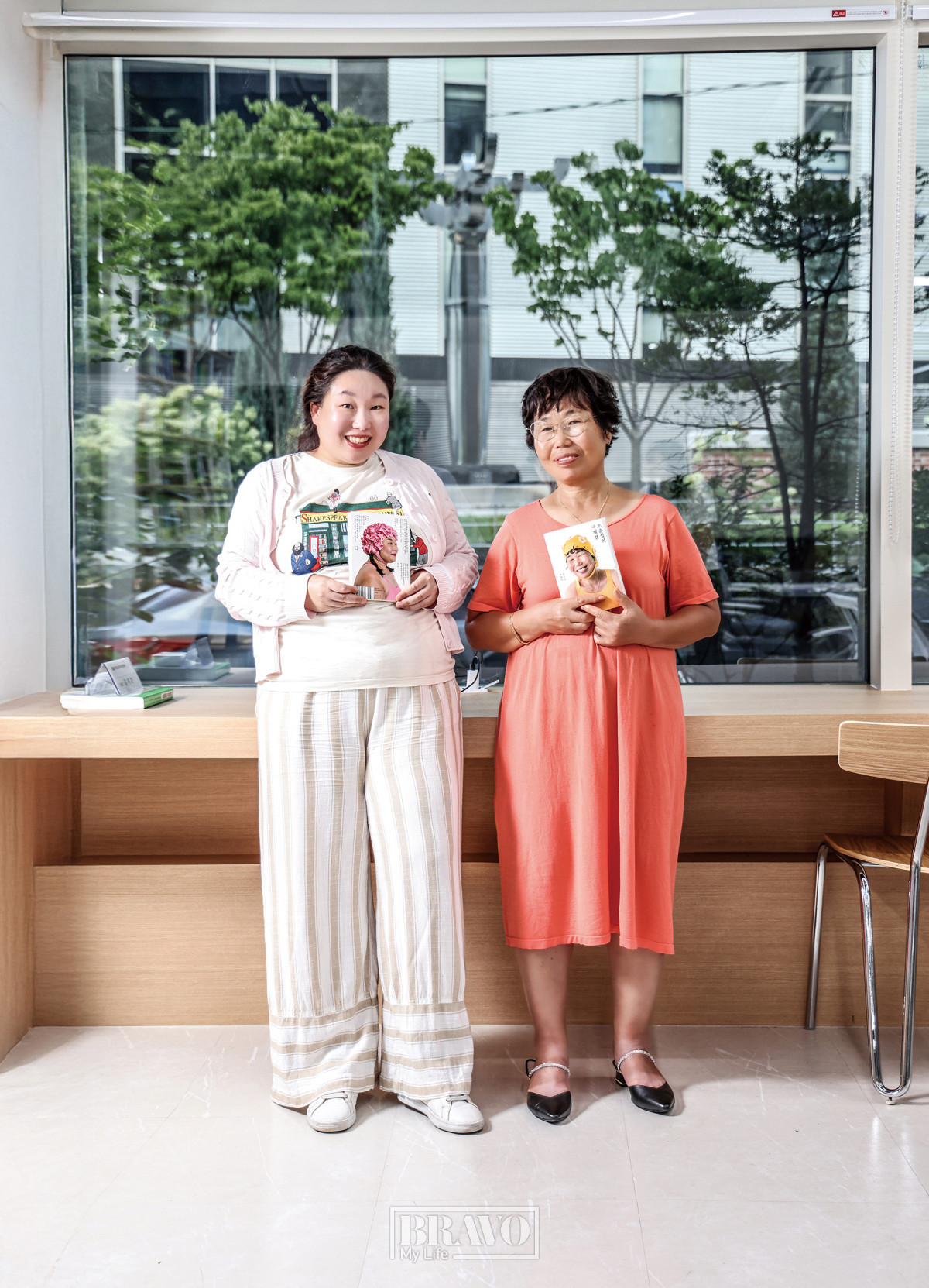 ▲이날 인터뷰에 동석한 어머니 오춘실 씨. “책을 읽고 감동을 많이 받았다. 딸은 귀하고 소중한 존재다. 제 이름을 세상에 남겨줘 고맙다”고 전했다.(주민욱 프리랜서)
