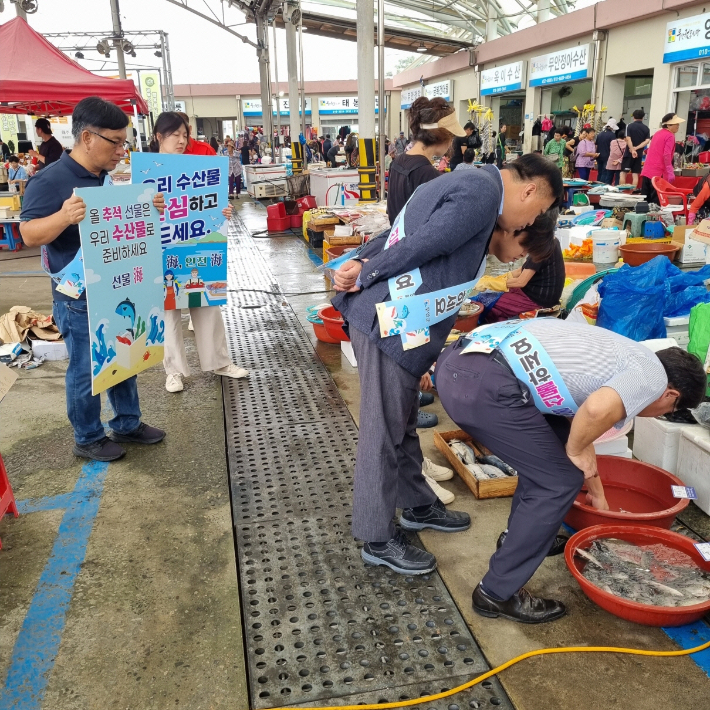 ▲전남도가 수산물 원산지 표시 합동 지도·단속. (사진제공=전남도)