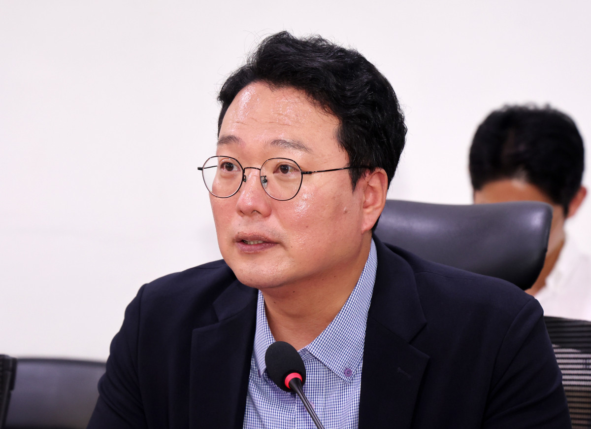 ▲천하람 개혁신당 원내대표가 8일 오후 서울 여의도 국회 의원회관에서 열린린 '건강보험제도의 과거와 현재 그리고 미래, 개혁신당이 약속한 두 번째 개혁' 간담회에서 발언하고 있다. 2025.08.08. (뉴시스)