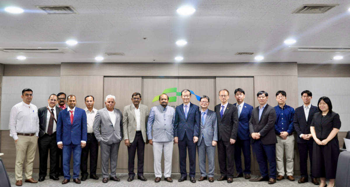 ▲해외건설협회는 24일 협회 대회의실에서 인도건설산업개발위원회(CIDC) 대표단과 한국 건설·엔지니어링 기업 간 간담회를 열고 건설·인프라 분야 협력방안을 논의했다. (사진제공=해외건설협회)