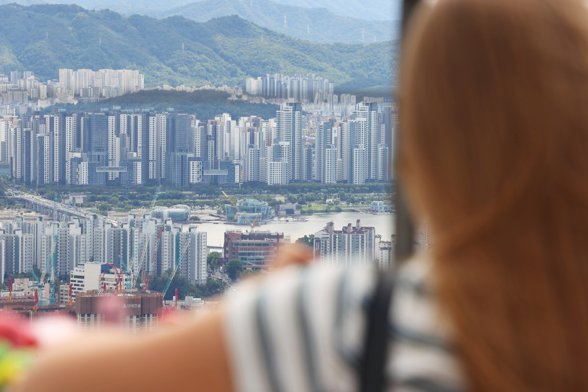 ▲서울 남산에서 바라본 시내 아파트 단지 모습. (사진제공=연합뉴스)