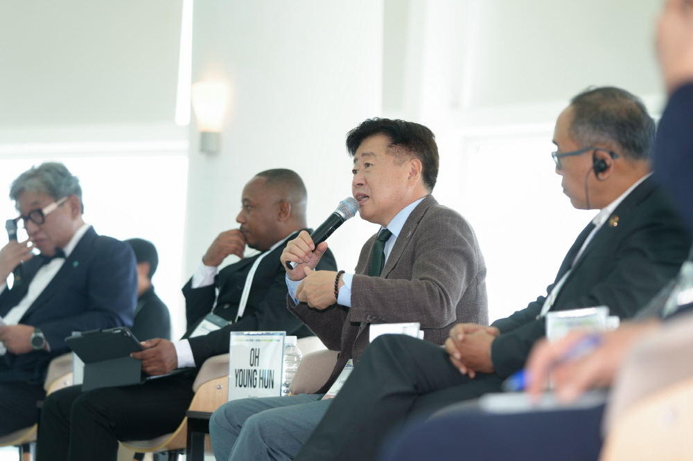 ▲오영훈 제주특별자치도지사가 25일 오후 제주국제컨벤션센터(ICC)에서 열린 '제주 그린수소 포럼 글로벌 라운드테이블'에서 발언을 하고 있다. (사진제공=제주특별자치도)