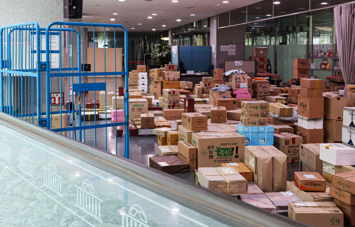 ▲지난해 추석을 10여일 앞둔 9월 8일 서울 여의도 국회 의원회관 1층 로비에 추석 선물 택배 상자가 쌓여있다. (뉴시스)
