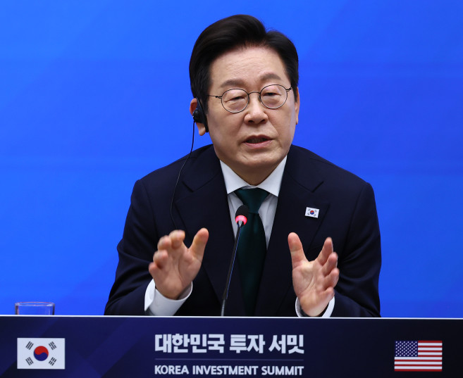 ▲이재명 대통령이 25일(현지시간) 미국 뉴욕 증권거래소에서 열린 한국경제설명회 투자서밋에서 발언하고 있다.  (연합뉴스)