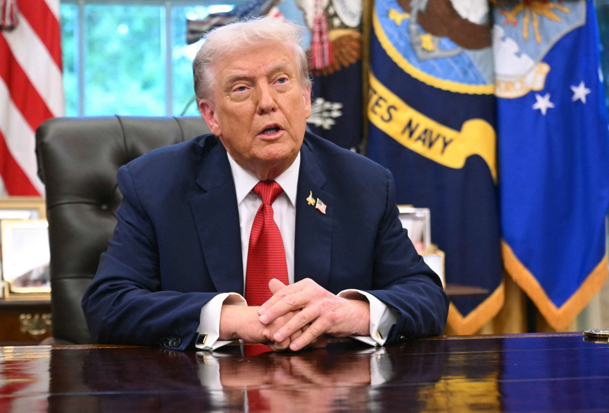 ▲도널드 트럼프 미국 대통령이 25일(현지시간) 워싱턴D.C. 백악관 집무실에서 언론과 대화하고 있다. 워싱턴D.C. (사진제공=AFP연합뉴스)