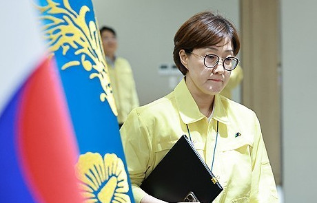 ▲을지국무회의 배석하는 김현지 총무비서관. (연합뉴스)