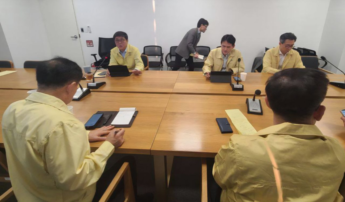 ▲최휘영 문체부 장관이 27일 오후 5시 국립현대미술관 서울관에서 국가정보자원관리원 화재에 따른 행정시스템 장애 등과 관련해 중앙사고수습본부 회의를 열어 대책을 논의하고 있다. (문화체육관광부)