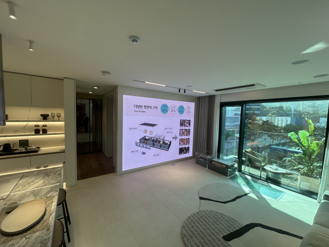 ▲3인 가구형으로 꾸며진 2층 거실 모습. (천상우 1000tkddn@)