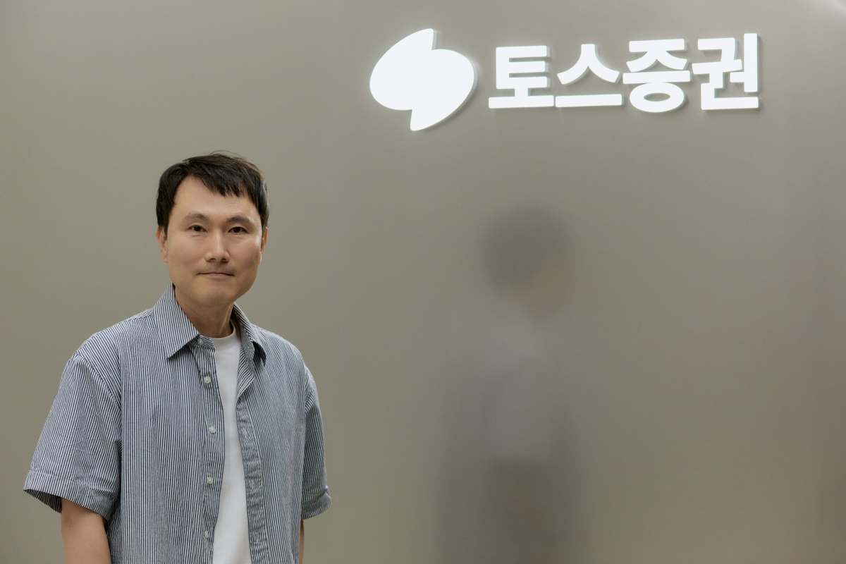 ▲이영곤 토스증권 리서치센터장이 서울 강남구 토스증권 본사에서 이투데이와 인터뷰를 진행하고 있다.   (출처=토스증권)