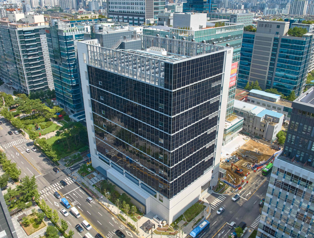 ▲DL이앤씨가 준공한 ‘가산 데이터센터’ 전경. (사진제공=DL이앤씨)