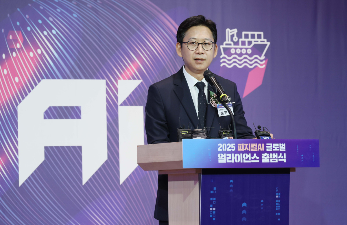 ▲배경훈 과학기술정보통신부 장관이 29일 서울 중구 앰배서더 서울 풀만 호텔에서 열린 ‘2025 피지컬AI 글로벌 얼라이언스 출범식’에서 개회사를 하고 있다. 신태현 기자 holjjak@