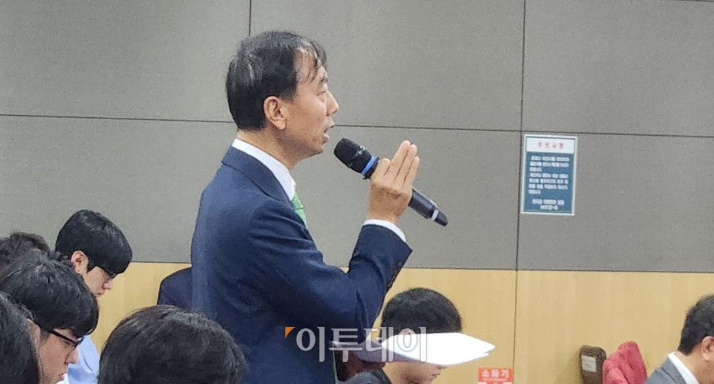 ▲메디톡스 대리인으로 참석한 박정수 법무법인 화우 변호사가 발언하고 있다. (이상민 기자 imfactor@)