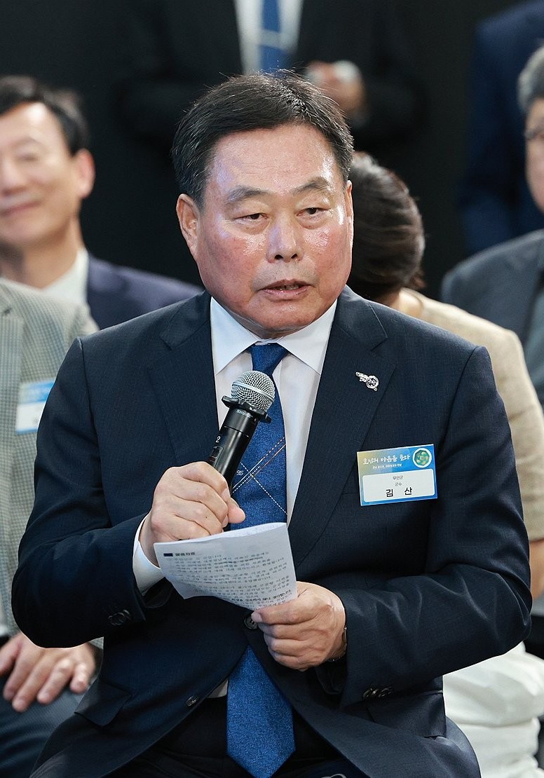 ▲김산 전남 무안군수가 25일 광주광역시 국립아시아문화전당에서 열린 '광주시민·전남도민 타운홀미팅'에서 발언하고 있다.   (사진제공=대통령실통신사진기자단  )