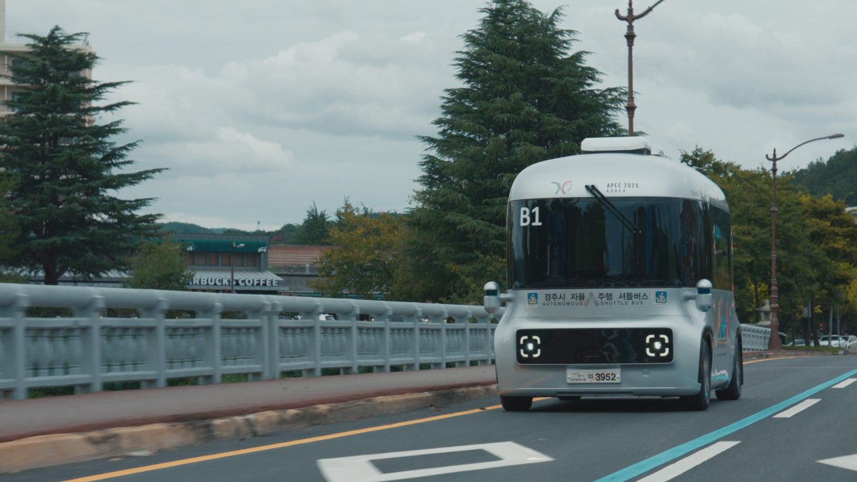 ▲아시아태평양경제협력체(APEC) 정상회의가 열리는 경상북도 경주에서 자율주행차량이 운영되고 있다. (사진제공=국토교통부)