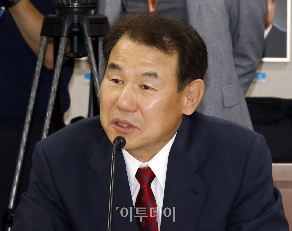 ▲정은보 한국거래소 이사장이 30일 서울 여의도 KRX한국거래소 서울사무소에서 열린 민주당 자본시장 현장 간담회에서 인사말을 하고 있다. 고이란 기자 photoeran@