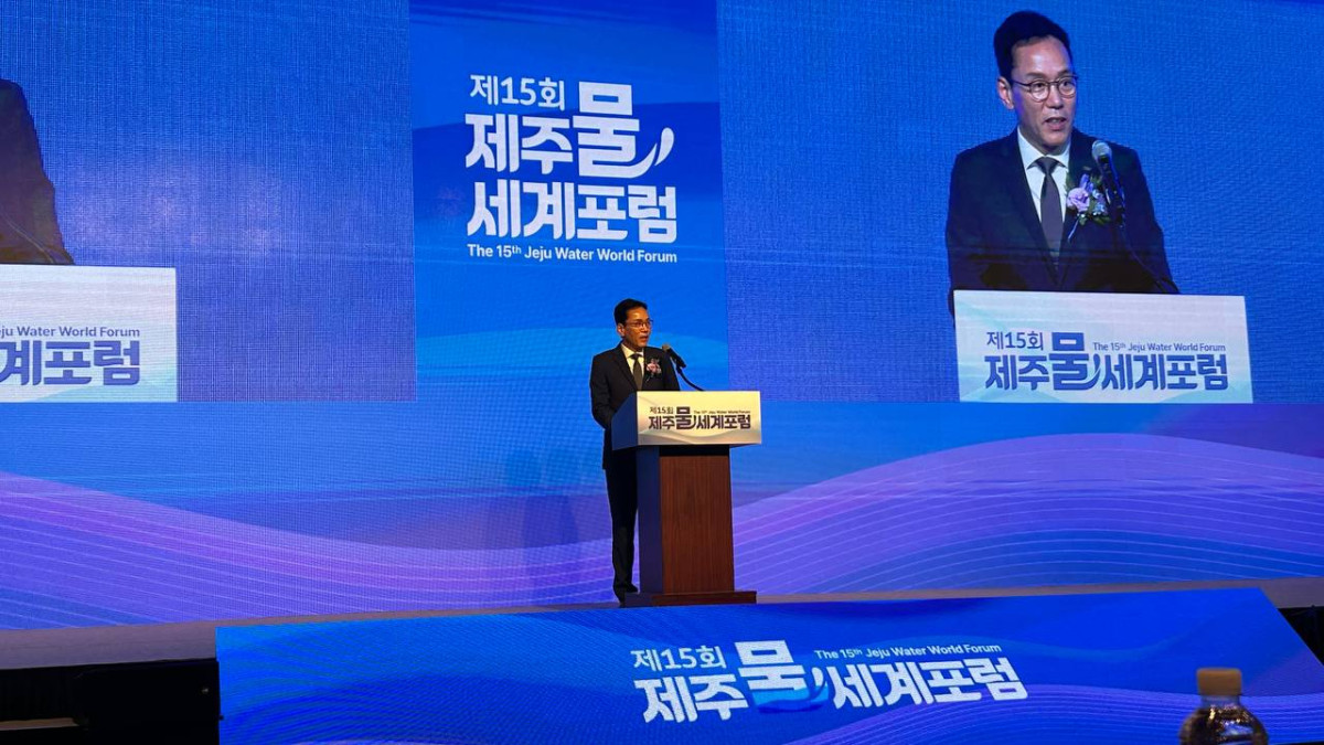 ▲30일 제주도 서귀포시 표선면 해비치 호텔앤드리조트 제주에서 진행된 ‘제15회 제주물 세계포럼’에서 백경훈 제주개발공사 사장이 축사를 하고 있다. (사진=연희진 기자)