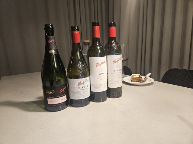 ▲왼쪽부터 30일 금양인터내셔날이 개최한 시음회에서 제공된 티에노 샴페인 로제 NV, 빈 311 샤르도네, 맥스 쉬라즈, BIN 389 카베르네 쉬라즈 제품이 보이고 있다. (사진=정영인 기자 oin@)