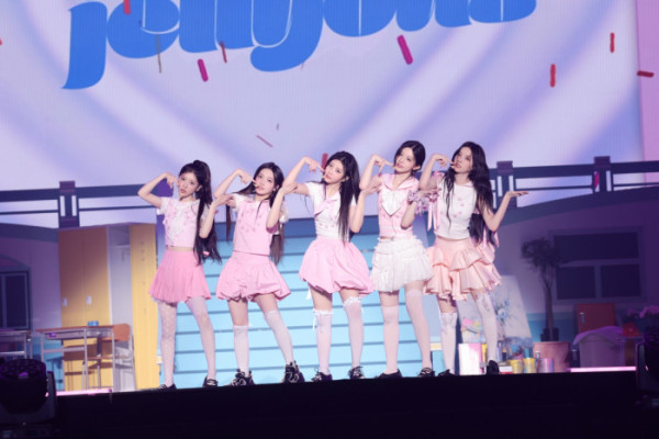 ▲아일릿 오사카 팬콘서트(사진제공=빌리프랩)