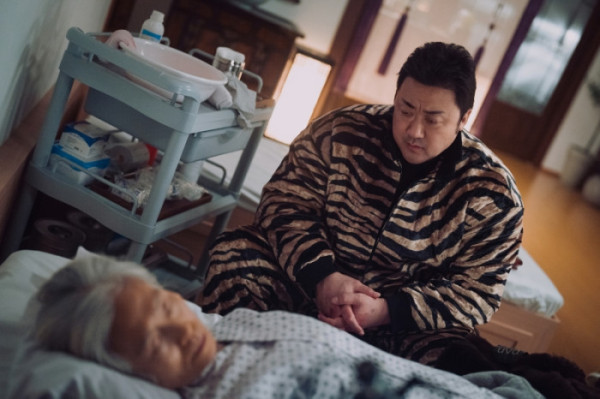 ▲'트웰브' 스틸컷(사진제공=STUDIO X+U)